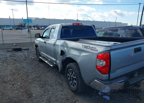2016 Toyota Tundra Sr5 5.7L V8 z USA, uszkodzony, nr VIN 5TFRW5F18GX211600
